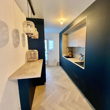 Apartment Place To Be